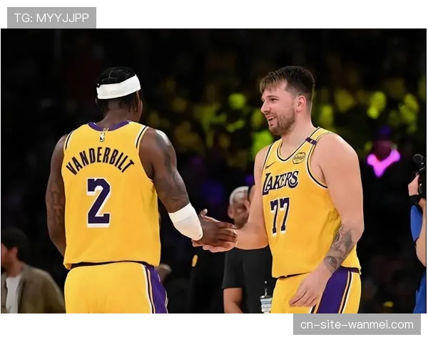 湖人体系彻底东契奇化 詹姆斯退居二线辅佐年轻核心完成战术交接